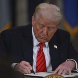 Trump'tan yeni gümrük vergisi açıklaması: 2 ülkeye kötü haber!