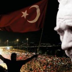 15 Temmuz’daki etkinliklere ‘Atatürk fotoğrafları yasaklandı’ iddiasına jet yalanlama