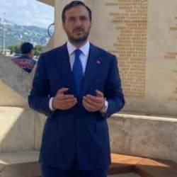 AK Parti İstanbul İl Başkanlığı 15 Temmuz Şehitler Anıtı’nı ziyaret etti