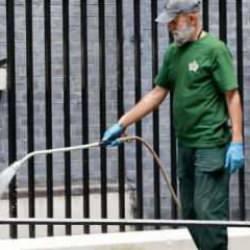 Aşırı sıcakla m&uuml;cadele eden İngiltere&rsquo;de ilgin&ccedil;  yasak!