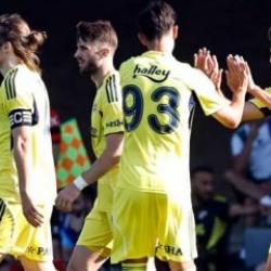 Fenerbahçe'nin kamp kadrosu belli oldu: Yıldız isim Portekiz'de yok!
