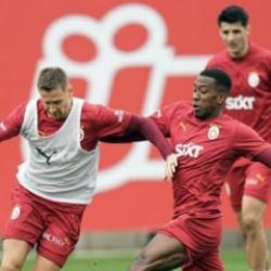 Galatasaray'da 6 ay tutunamadı: Yeni transfer satış listesine konuldu