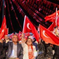 Gaziantep'te milletinin kahramanlık destanı için meydanlar doldu