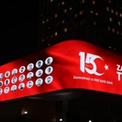 İletişim Başkanlığı’ndaki led ekranlarda “Zaferin Adı Türkiye” temalı görsel şov