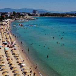 Mavi bayraklı plajlarda tatil imkanı: Turkuaz rengiyle büyülüyor!