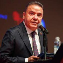 Muhittin Böcek hastaneye kaldırıldı