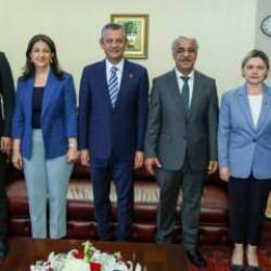 Özgür Özel'le görüşen DEM Parti heyetinden açıklama