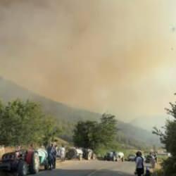 Sakarya'daki orman yangını yayılıyor! Bir mahalle tahliye edildi