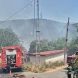 SON DAKİKA: Sultangazi'de otluk alanda yangın: Gecekondulara sıçradı