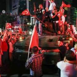 Spor camiasından 15 Temmuz paylaşımları! 'İhanet onların vatan bizimdir'