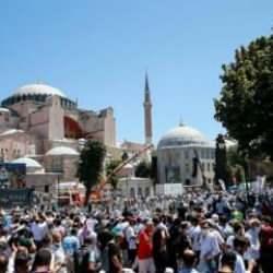 86 yıl aradan sonra ilk ibadet! Ayasofya Camii 5 yıl &ouml;nce bug&uuml;n ibadete a&ccedil;ıldı
