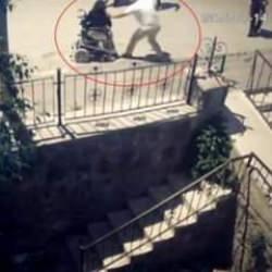 Bakanlık harekete ge&ccedil;ti! 5 kişi engelli kadını darbetti