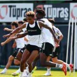 Beşiktaş, Shakhtar Donetsk maçına bileniyor