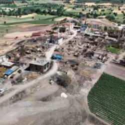  Bilecik'te köy kül oldu, caminin içi zarar görmedi 