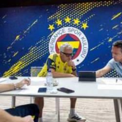 Fenerbahçe'de üst düzey toplantı: 5 ismin bileti kesildi