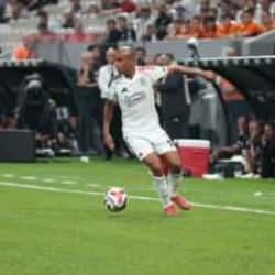 Joao Mario yeni sezona golle başladı