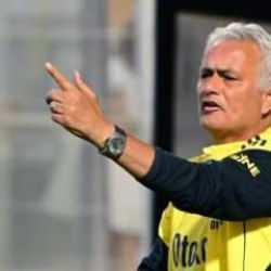 Aklı tamamen Feyenoord'da! Mourinho'dan Benfica maçı sonrası Ali Koç'a mesaj! 
