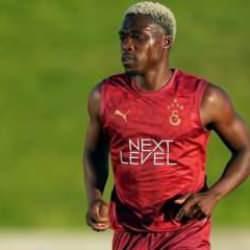 Oyuncu satması gereken Galatasaray'da kampın sürpriz ismine iki flaş talip
