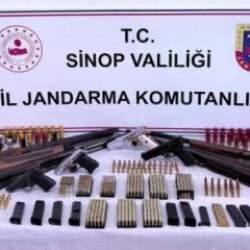 Sinop'ta ka&ccedil;ak silah ve &uuml;r&uuml;n operasyonu: 5 g&ouml;zaltı