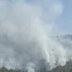 Yangın bölgesinde dumandan etkilenen Belediye Başkanı hastaneye kaldırıldı