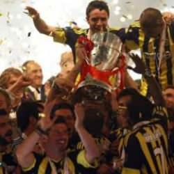 17 yıl önce Fenerbahçe'de oynuyordu: 44 yaşında 7. Lig ekibine imza attı