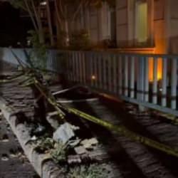 Beyoğlu'nda minibüs otobüse çarptı! 2'si ağır 5 yaralı