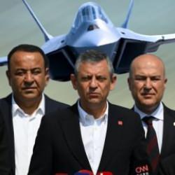 TUSAŞ'ı ziyaret eden CHP lideri Özgür Özel'den ezber bozan KAAN çıkışı