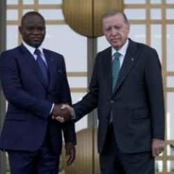 Gabon Cumhurbaşkanı Nguema Ankara'da: Erdoğan'dan samimi karşılama