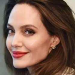 D&uuml;nyaca &uuml;nl&uuml; oyuncu Phoenix ve Angelina Jolie'dan tepki: D&uuml;nya liderlerine yazıklar olsun
