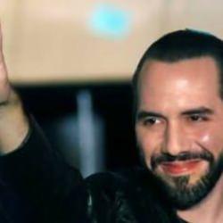 El Salvador'da devlet başkanına sınırsız adaylık yolu açıldı