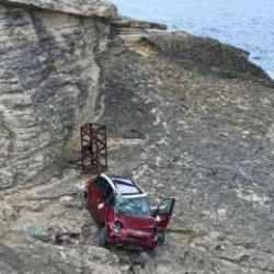 Pembe Kayalar'da korkunç kaza: El frenini unutunca aşağı uçtular