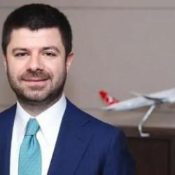 Yahya Üstün, THY'nin İletişim Başkanı oldu
