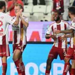Antalyaspor’u galibiyete yeni transferi uçurdu! 