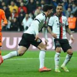 Beşiktaş'ın eski forveti Süper Lig ekibine imzayı attı