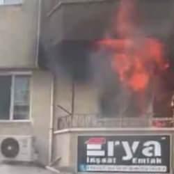 Bolu'da 5 katlı apartmanda korkutan yangın: 1'i çocuk 2 kişi kurtarıldı