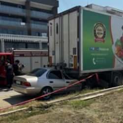 Bursa'da feci kaza! Tıra arkadan çarptı