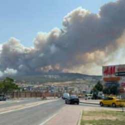 Çanakkale'de yerleşim yerine çok yakın noktada büyük yangın