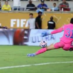 Dünyaca ünlü kaleci Süper Lig devine yeşil ışık yaktı: Gelmek istiyor