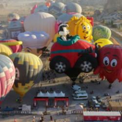 K&uuml;lt&uuml;r Yolu coşkusu g&ouml;ky&uuml;z&uuml;nde! Sıcak hava balonlarıyla s&uuml;slendi