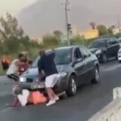 Otomobiliyle, &ccedil;arptığı kadının &uuml;zerinden ge&ccedil;ip ka&ccedil;maya &ccedil;alıştı