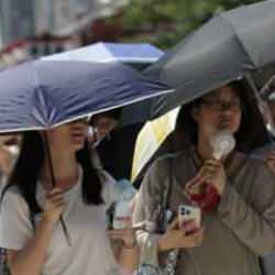 T&uuml;m zamanların en sıcak g&uuml;n&uuml;! Japonya resmen kavruldu! 