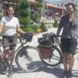 Bisikletleriyle Türkiye turu yapan Kanadalı ikili, Konya’da soluklandı