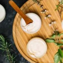 Ayak Bakımında Doğal Çözüm: Evde Balmumlu Özel Ayak Kremi Yapımı