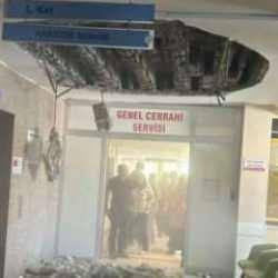  Denizli Devlet Hastanesi'nin tavanı çöktü