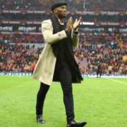 Galatasaray 'kule' gibi stoperi alıyor: Drogba araya girdi, bir sözü yetti