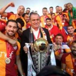 Galatasaray'la şampiyon olmuştu: 38 yaşında 3. Lig'e gitti