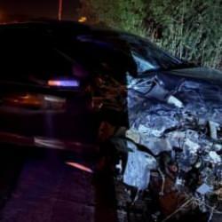 İki otomobil kafa kafaya &ccedil;arpıştı! &Ccedil;ok sayıda yaralı var!