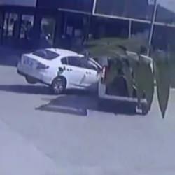 İnegöl’de 2 aracın çarpıştığı kaza anı kamerada: 1 yaralı