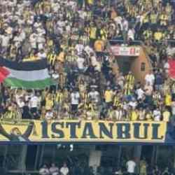 Kadıköy'de unutulmaz an: Fenerbahçe taraftarı Filistin'i unutmadı