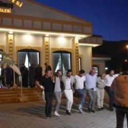 G&uuml;m&uuml;şhane'de 500 &ccedil;ift '&uuml;cretsiz salon' hizmetiyle evlendi